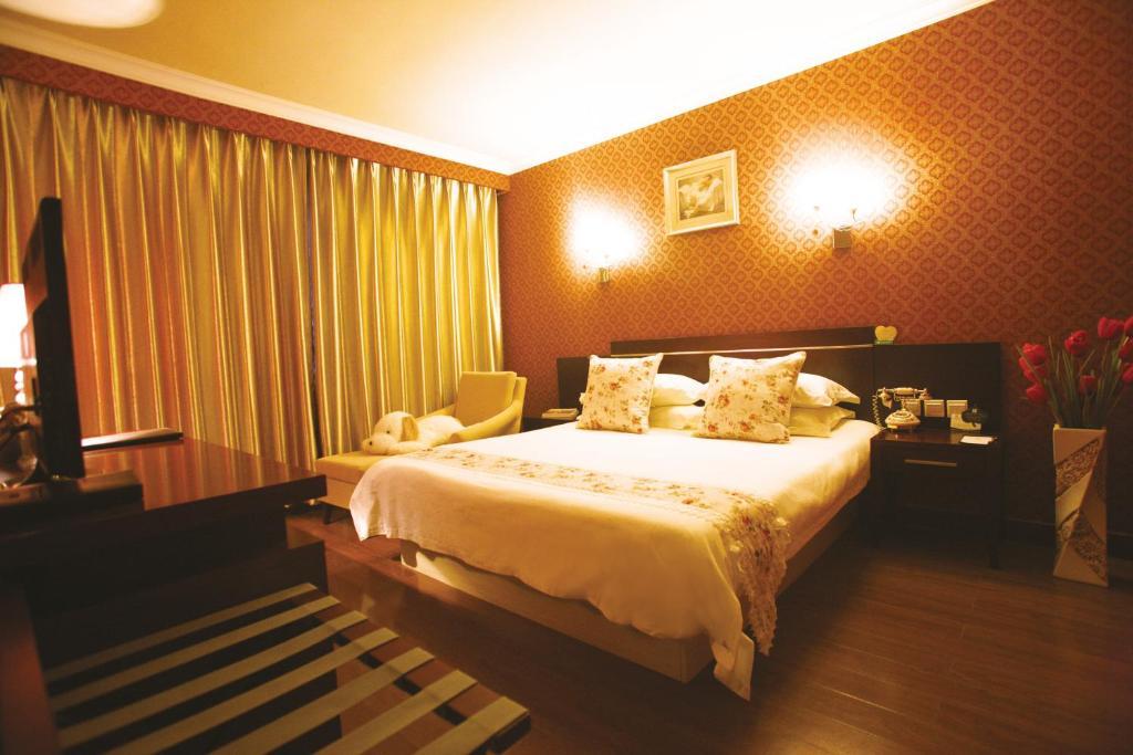 Overseas Chinese International Hotel Qingdao Zewnętrze zdjęcie
