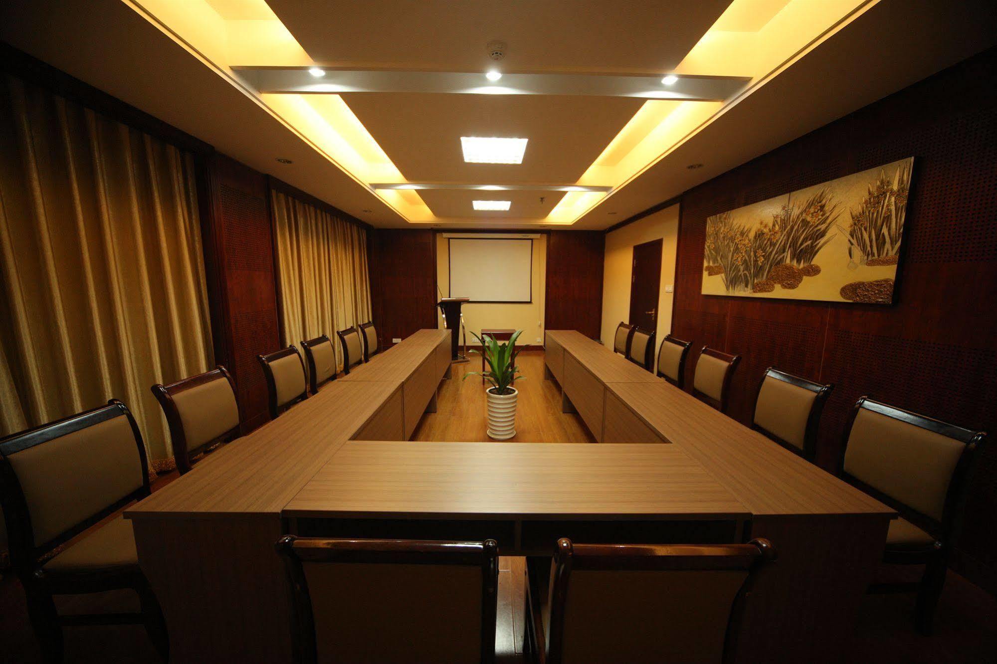 Overseas Chinese International Hotel Qingdao Zewnętrze zdjęcie