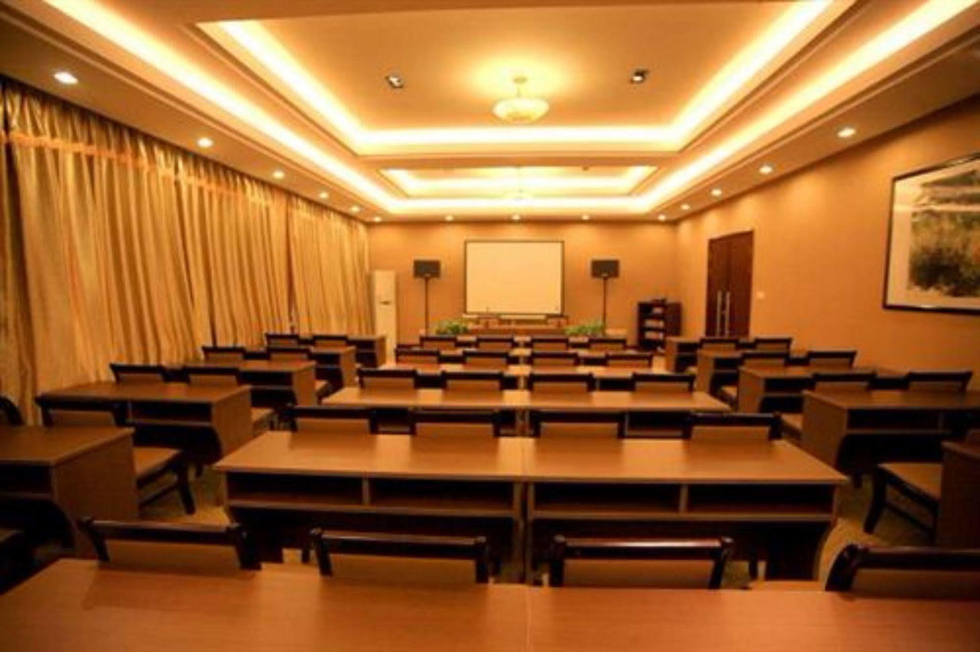 Overseas Chinese International Hotel Qingdao Zewnętrze zdjęcie