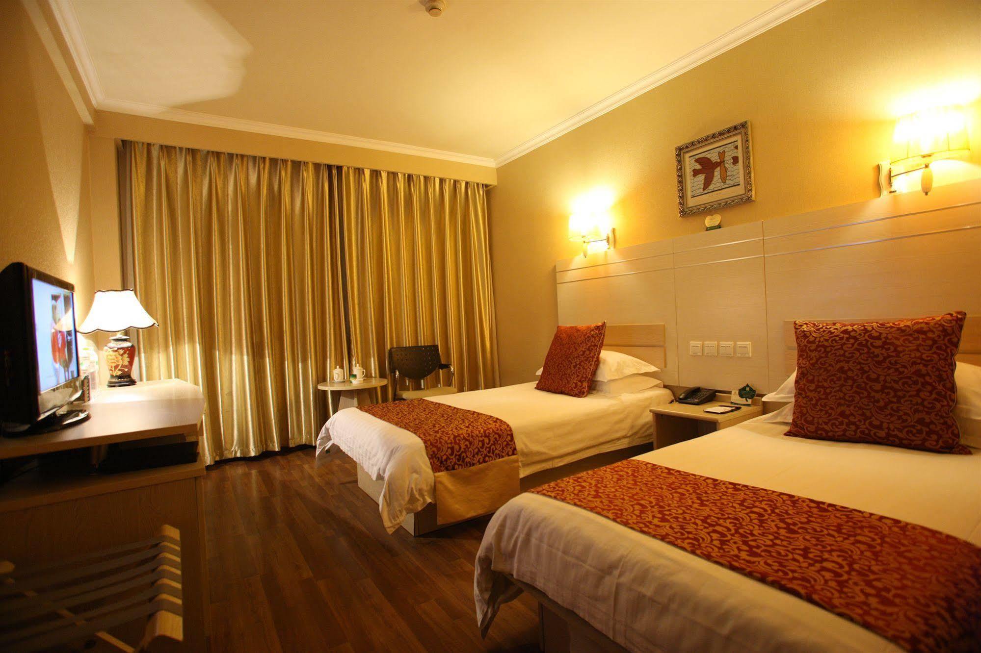 Overseas Chinese International Hotel Qingdao Zewnętrze zdjęcie